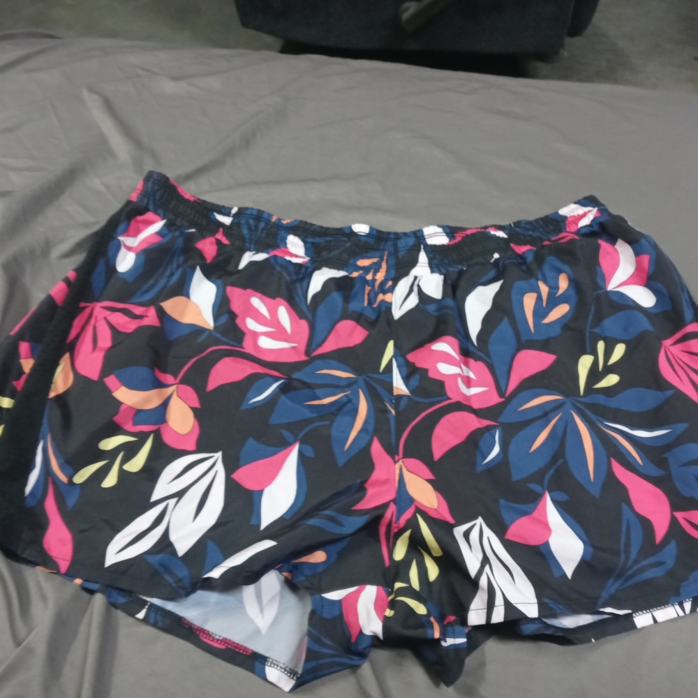 Dip Multi Color Floral Design Jogging Shorts/Size 2XLg